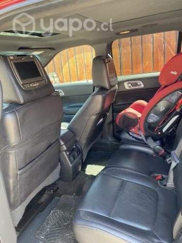 Vendo camioneta Ford explorer año 2014