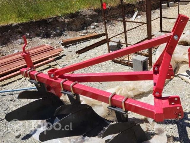 Arador de Surco para Tractor de 50HP 3 Piezas de A