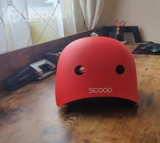 Casco sin uso para andar en bicicleta