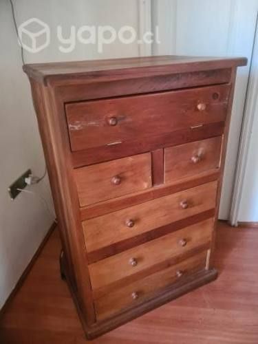 Hermosa comoda de madera