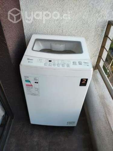 Lavadora Midea 8 kilos, casi nueva