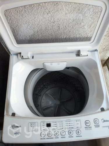 Lavadora Midea 8 kilos, casi nueva