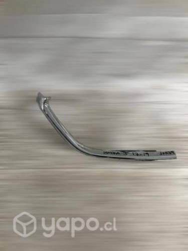 Bisel de mascara rh Mazda 