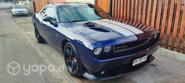 Dodge Challenger srt8