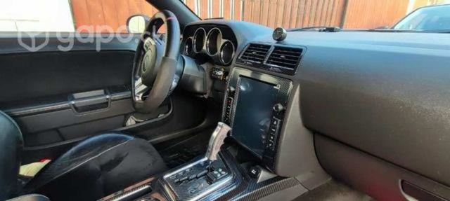 Dodge Challenger srt8