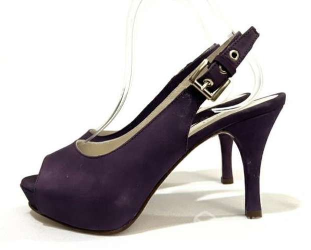 Chala de Cuero Marca Pollini N*36 Púrpura