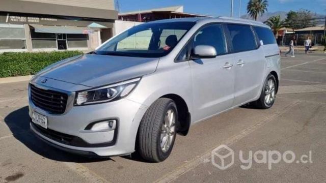 Vendo van kia grand carnival 8 pasajeros