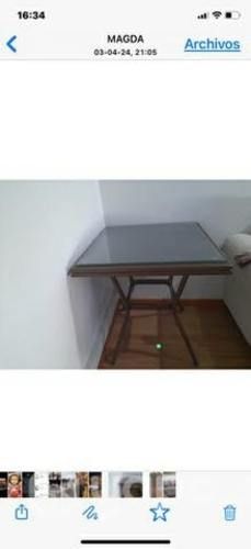 Mesa cubierta de vidrio