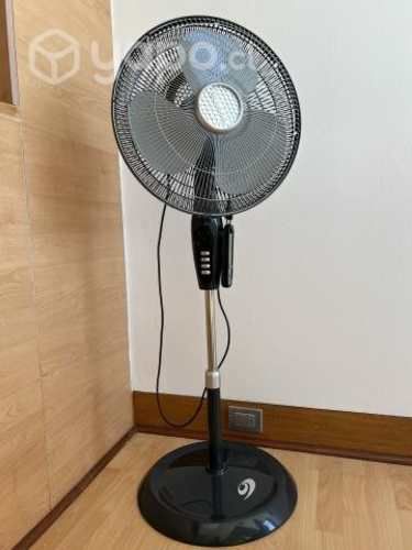 Ventilador de pie, regulable en altura