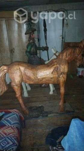 Caballos tallados tamaño real