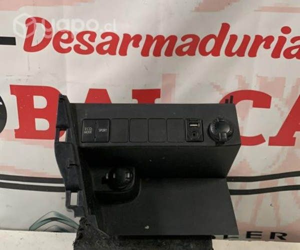 Bisel de comandos inferior delantero pelito TOYOTA