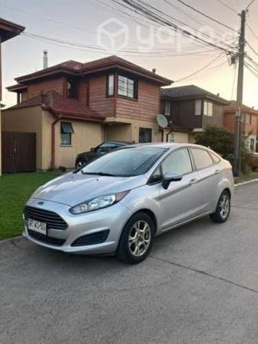 Ford fiesta 1,6 2014 con detalle