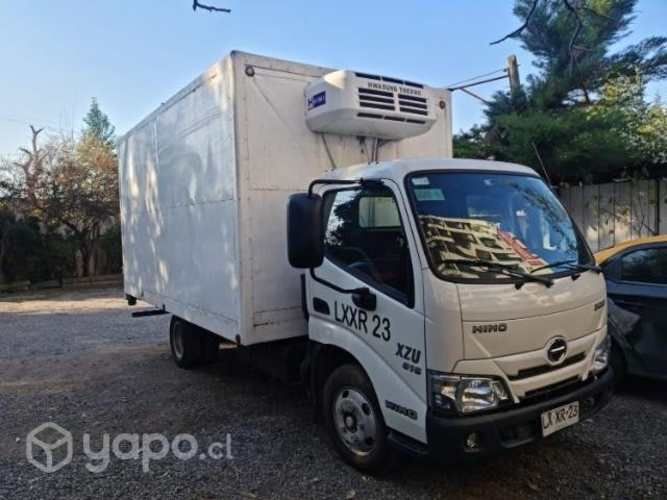 Camion Hino xzu 616