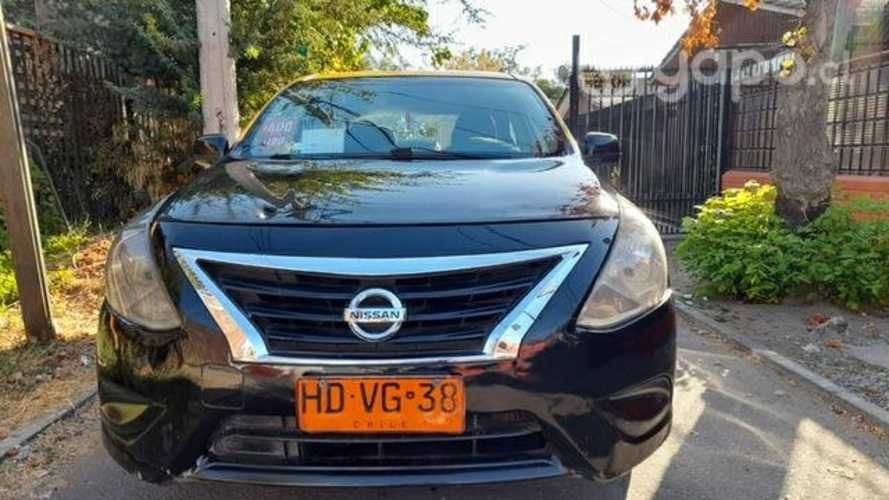 Taxi nissan versa 2015 c/derecho