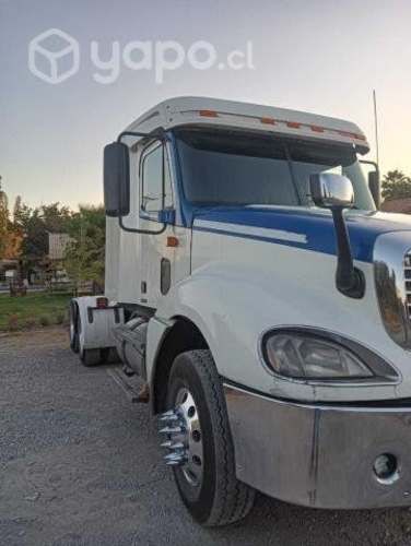 Vendo tracto columbia cl120 freightliner