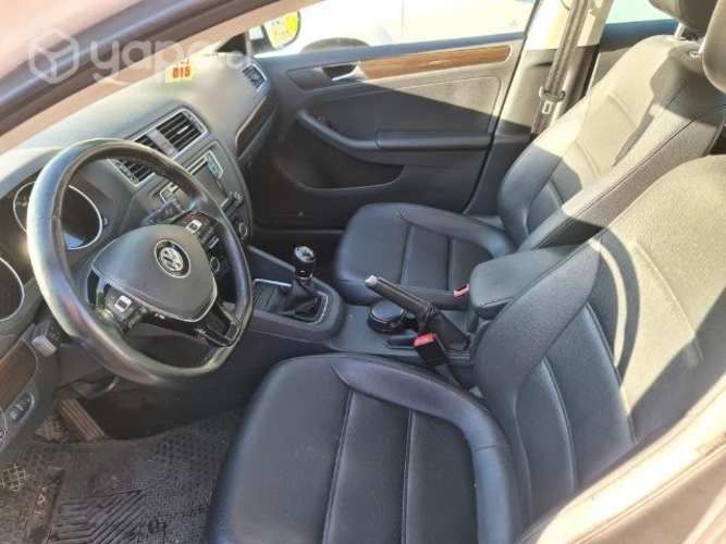 Volkswagen bora 2016 version advance plus