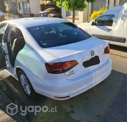 Volkswagen bora 2016 version advance plus