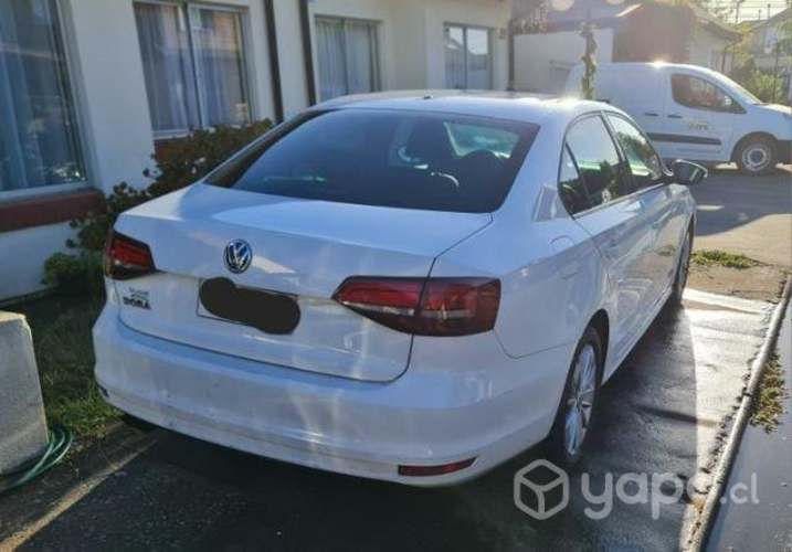 Volkswagen bora 2016 version advance plus