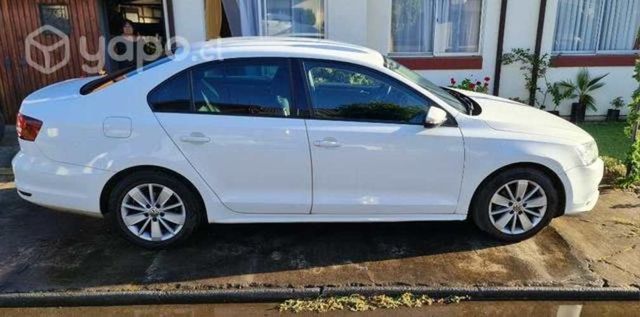 Volkswagen bora 2016 version advance plus