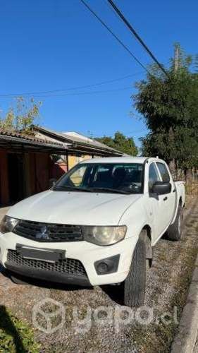 Mitsubishi l200 2013