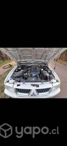 Vendo mitsubishi montero 2010