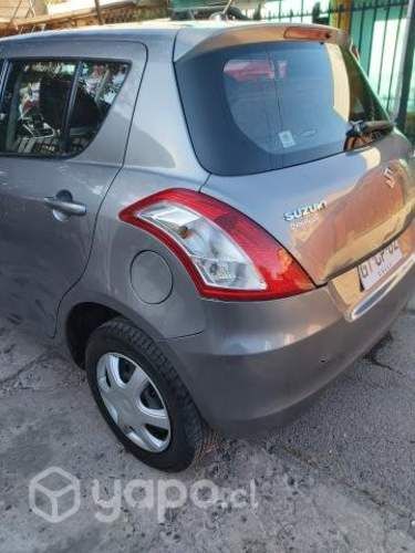 Suzuki Swift con sus papeles al día.