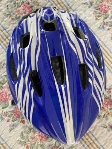 Casco de bicicleta marca Bianchi