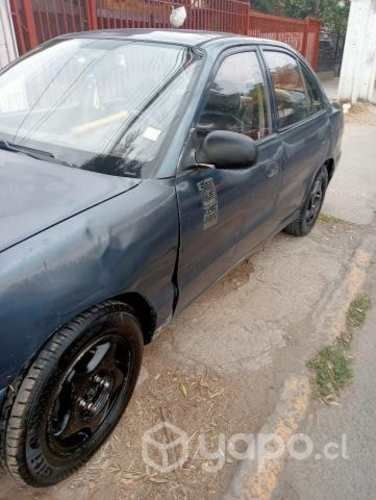Se vende  HYUNDAI ACCENT  1997