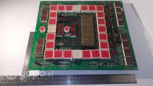 Placa de tragamonedas con chip de juego