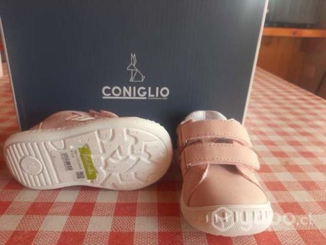 Zapatilla rosada de bebe