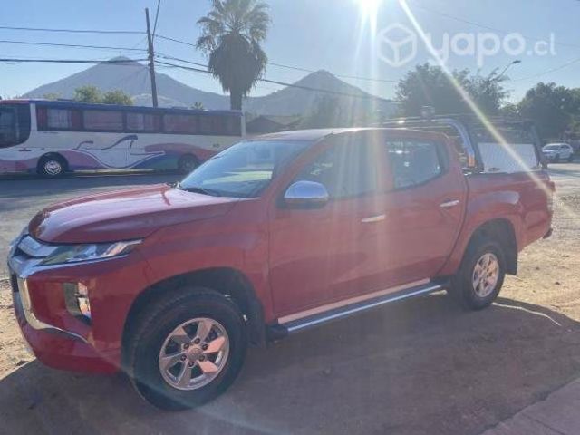 Mitsubishi l200 2000