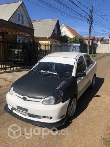 Vendo toyota yaris