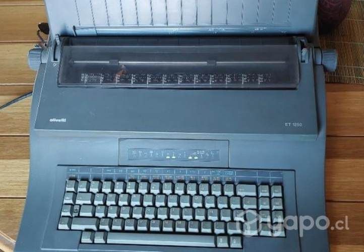 Maquina escribir electrónica marca Olivetti