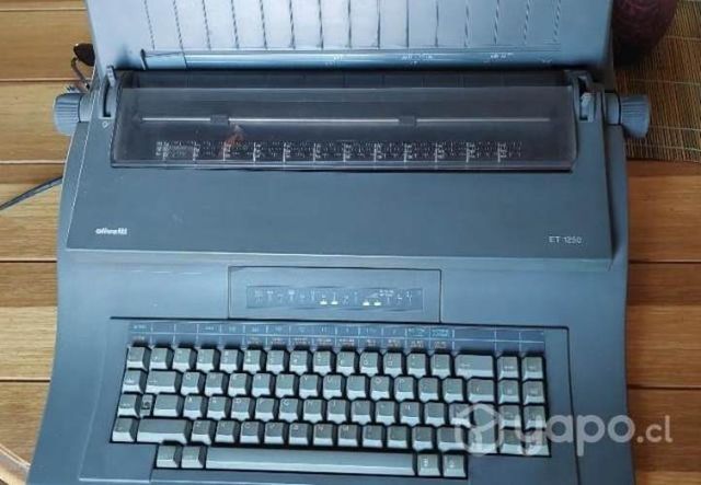 Maquina escribir electrónica marca Olivetti