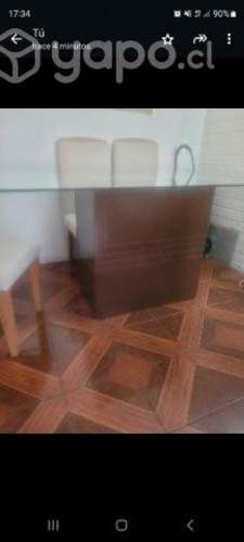 Mesa de comedor casi nueva