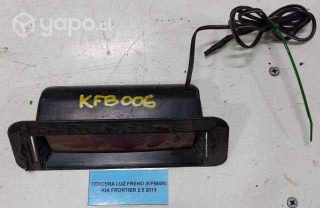 Tercera Luz Freno (KFB006) Kia Frontier 2.5 2013