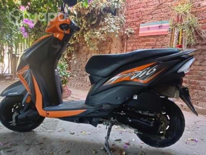 Moto honda dio
