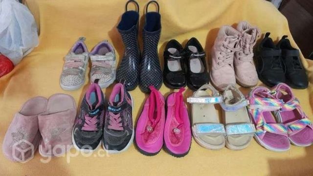 Zapatos y ropa niña y mujer