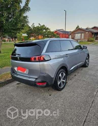 Peugeot 5008 2021