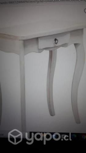 mesita en perfectas condiciones