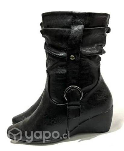 Botín Taco Chino Sintético Marca Azaleia N*37