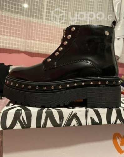 Botin de charol negro, nuevo