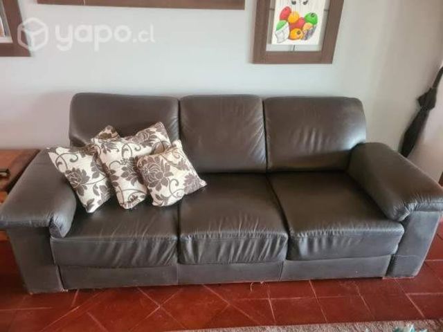 Hermoso sofa de cuero