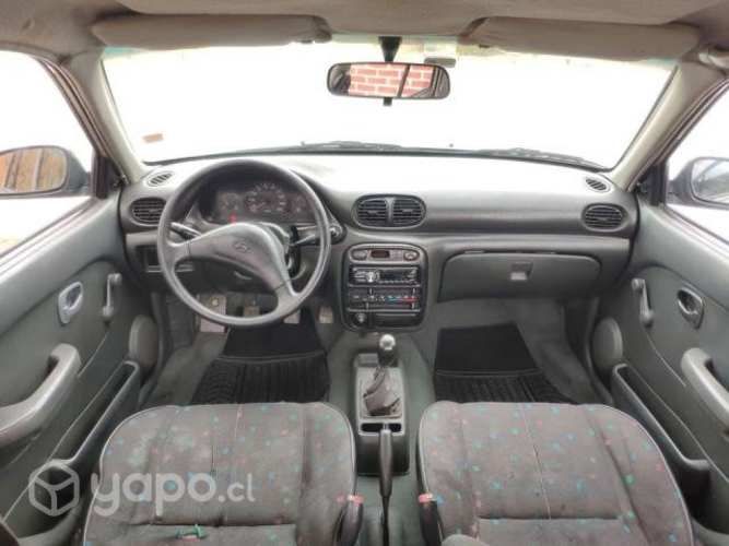 Hyundai accent 2000