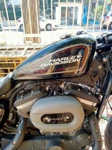 Harley Davidson roadster