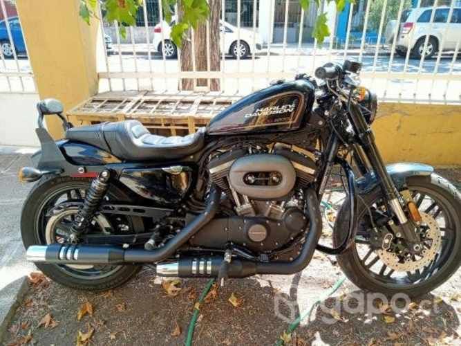 Harley Davidson roadster