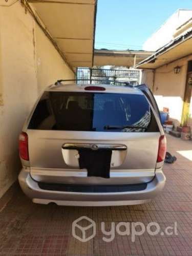 Vendo van chrysler town & country 2.007