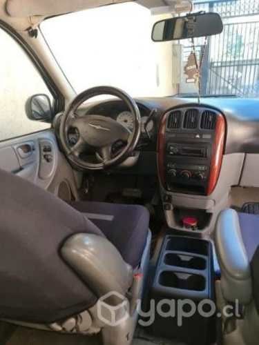 Vendo van chrysler town & country 2.007