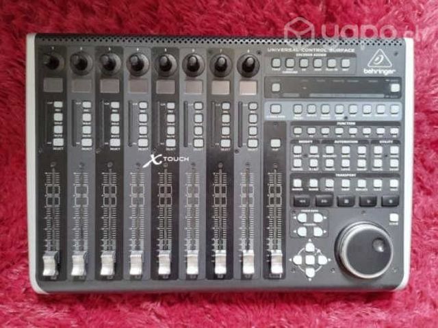 Controlador Behringer X touch