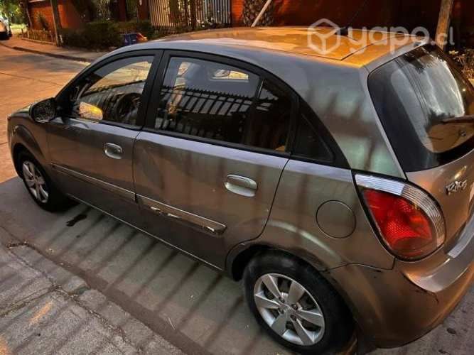 Kia motors rio jb 2011